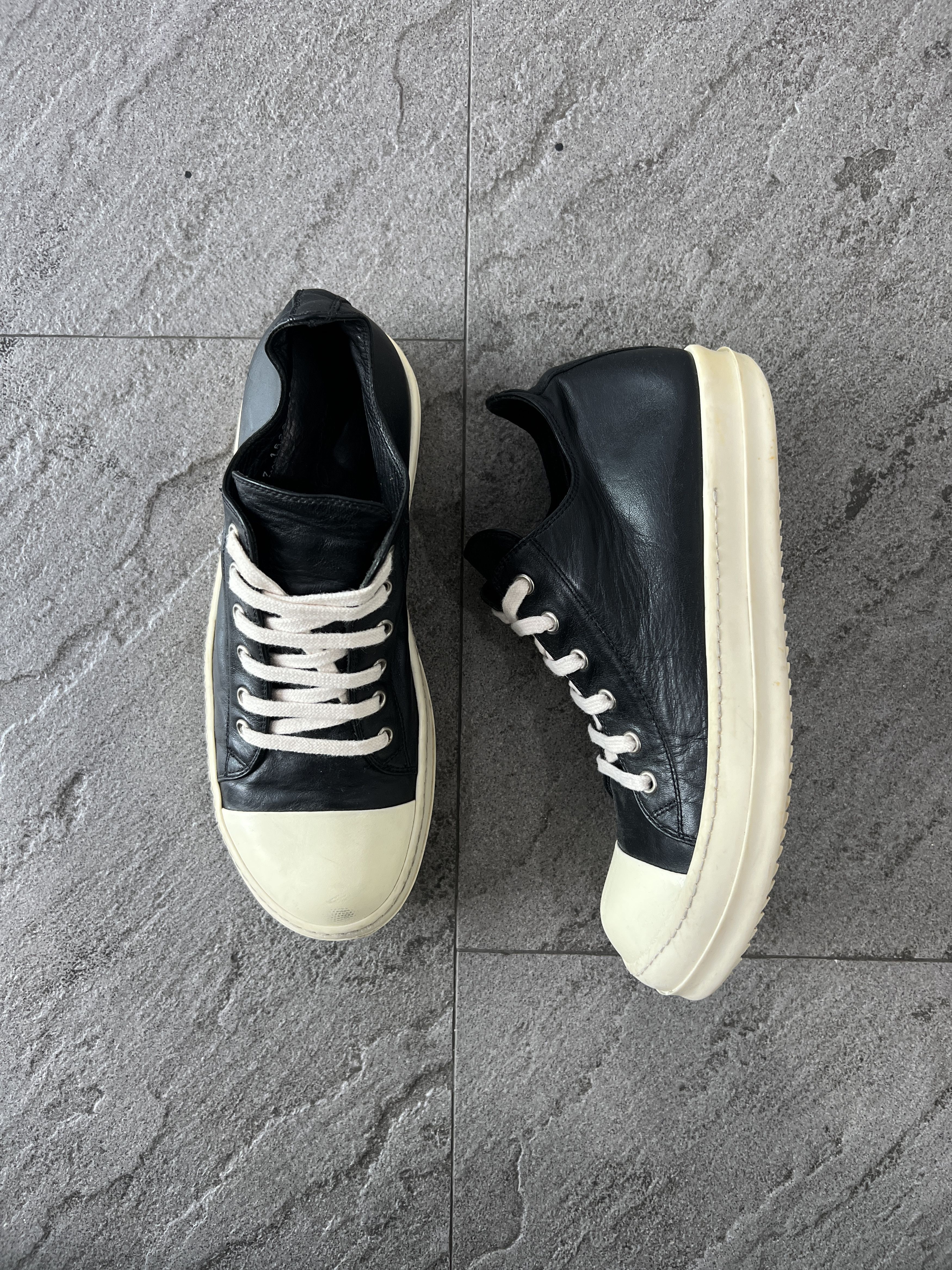 Rick Owens Rick Owens Low Sneaker Black Leather Milk Toe EU40 Size US 7 / EU 40 - 6 Thumbnail