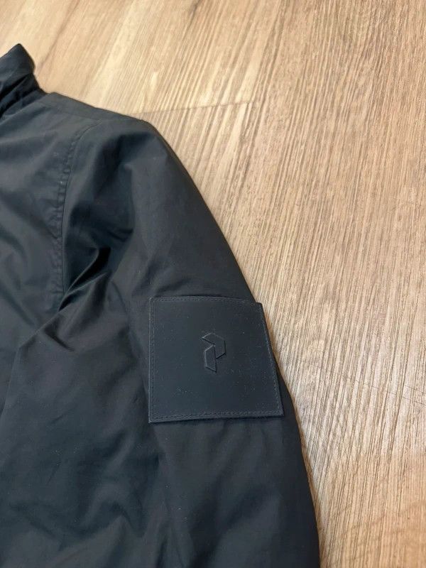 Peak Performance Peak Performance Troop Down Jacket Reversible size S Size US S / EU 44-46 / 1 - 13 Thumbnail