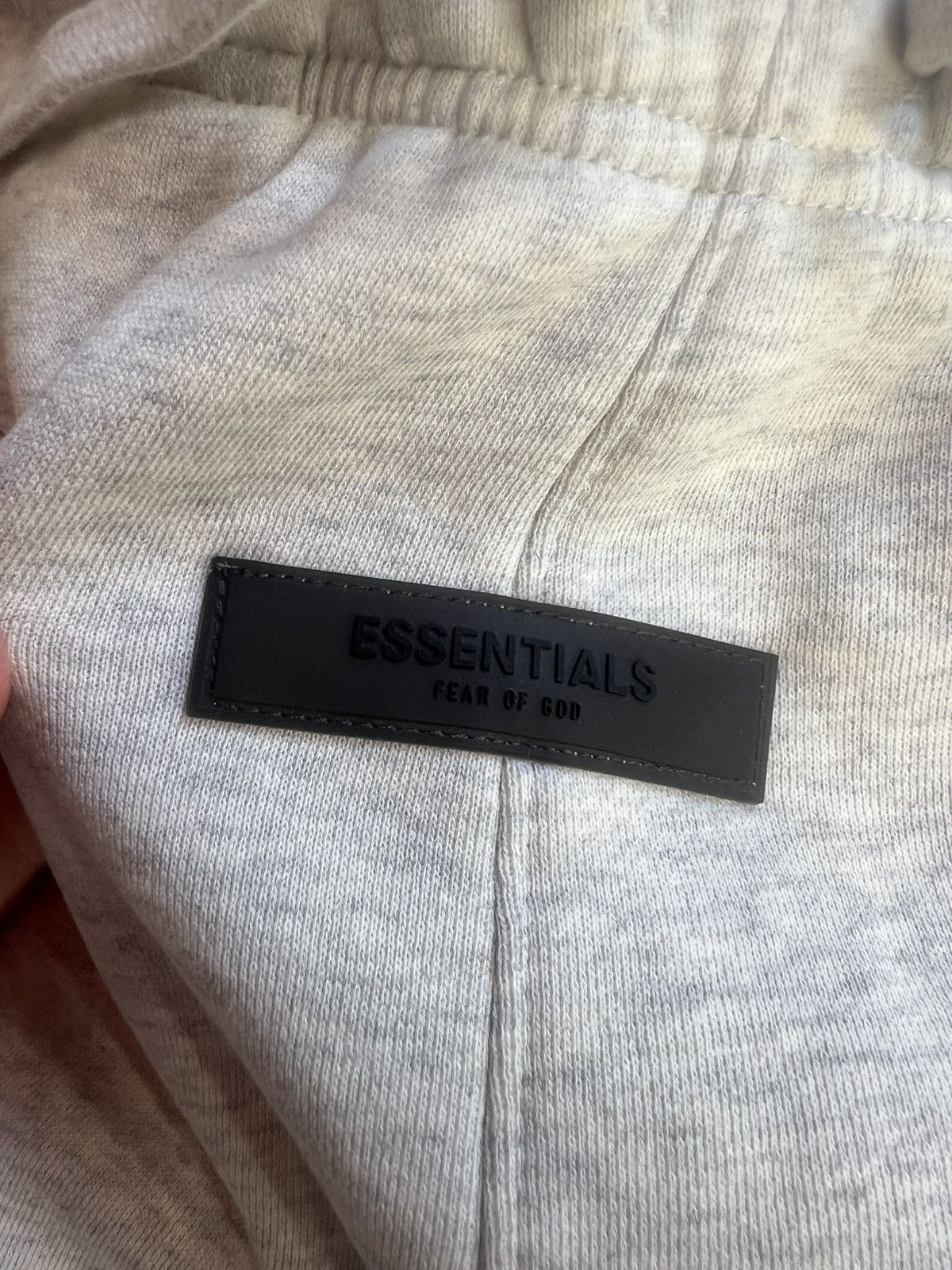 Essentials Fear of God Essentials Light Oatmeal Fleece Shorts Size M Size US 30 / EU 46 - 15 Thumbnail