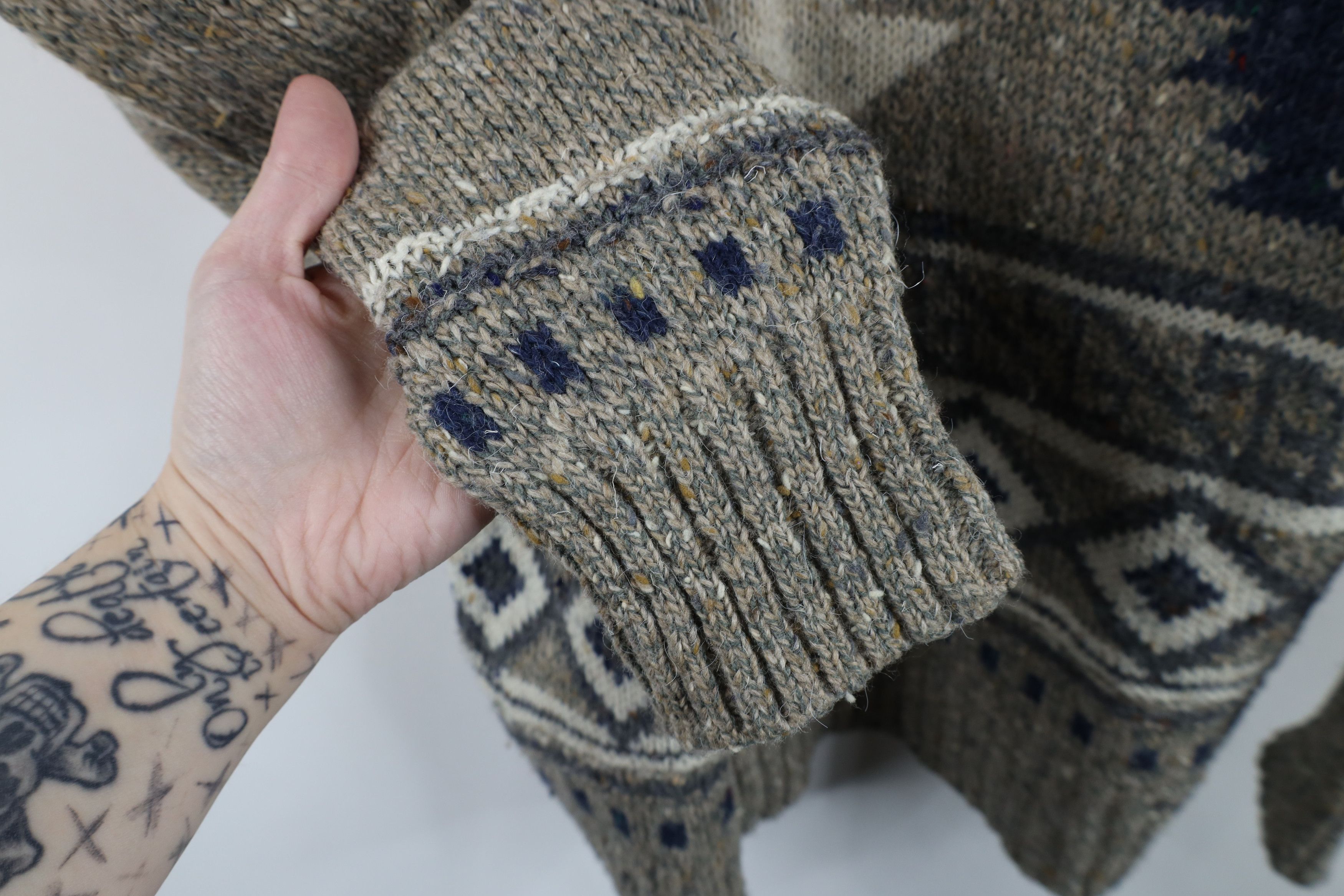 Vintage Vintage 90s Streetwear Southwestern Fair Isle Knit Sweater Size L / US 10 / IT 46 - 6 Thumbnail