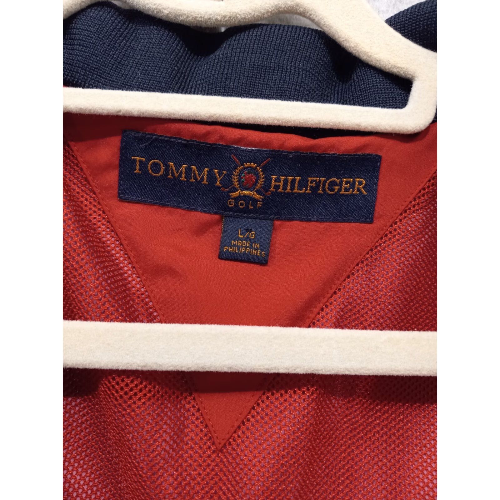 Tommy Hilfiger VINTAGE Tommy Hilfiger Men's L Windbreaker Jacket Red Polyester Golf 90s Size US L / EU 52-54 / 3 - 3 Thumbnail