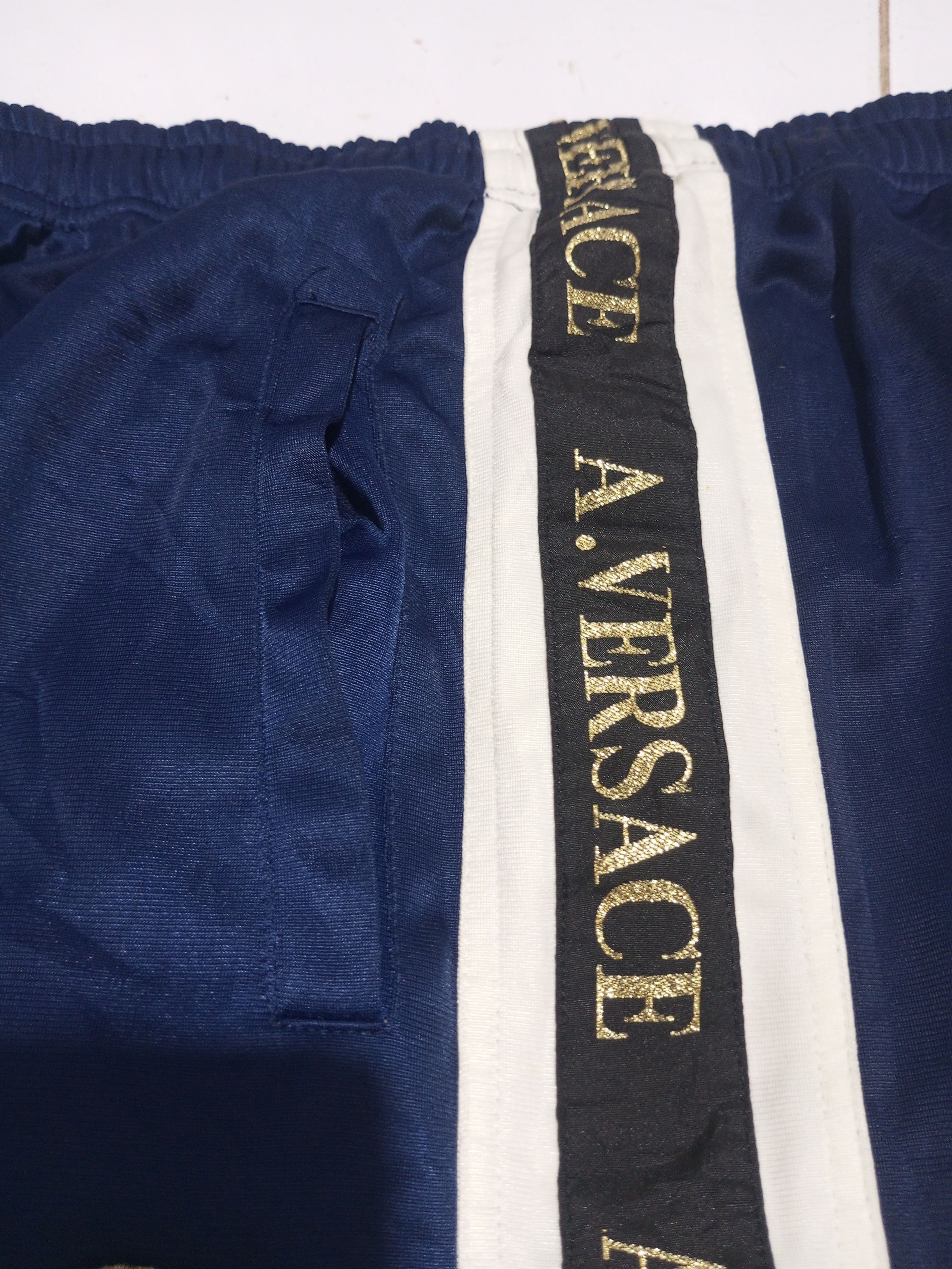 20471120 Vintage A Versace spellout trackpants Size US 32 / EU 48 - 4 Thumbnail