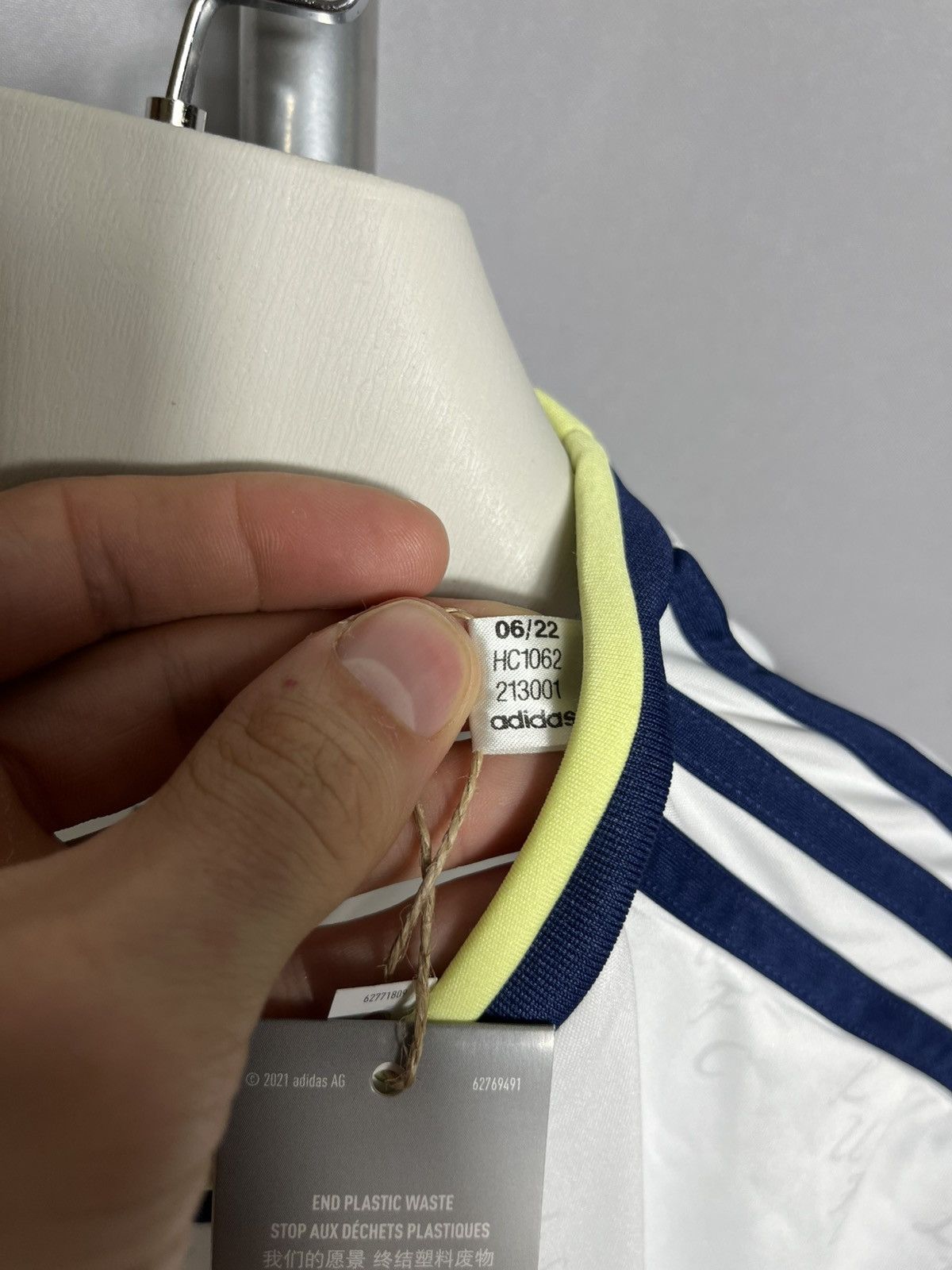 Adidas Leeds United 2022 2023 Signed shirt soccer jersey Size US S / EU 44-46 / 1 - 7 Thumbnail
