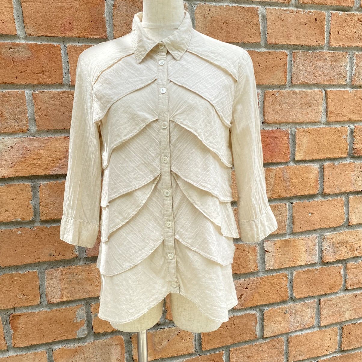 Designer × Japanese Brand A.T Ivory Tiered Ruffle Blouse Size L / US 10 / IT 46 - 19 Thumbnail
