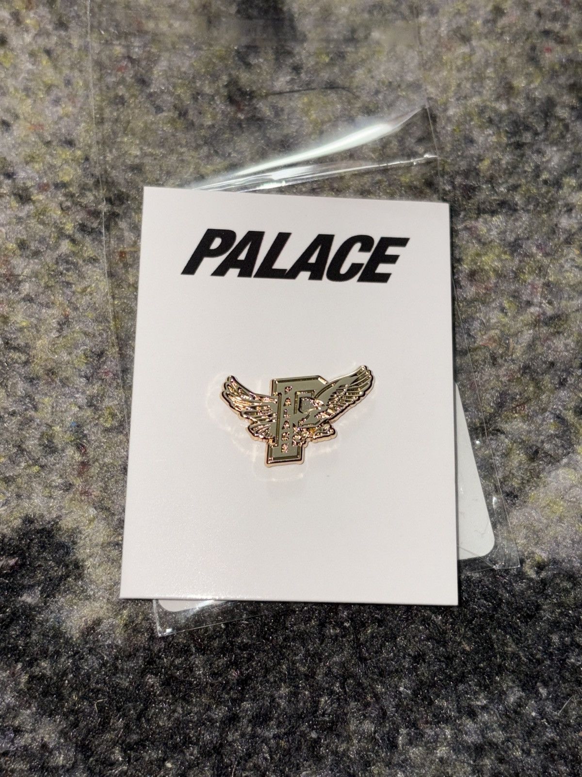 Palace Palace Eagle Pin Badge Gold Size ONE SIZE - 1 Thumbnail