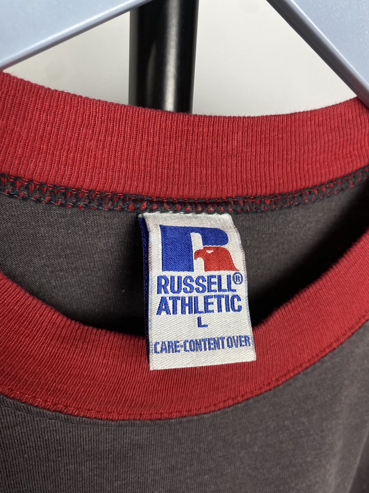 Russell Athletic × Vintage Vintage 00s Faded Russell Athletic centre Logo T-shirt Size US L / EU 52-54 / 3 - 5 Thumbnail