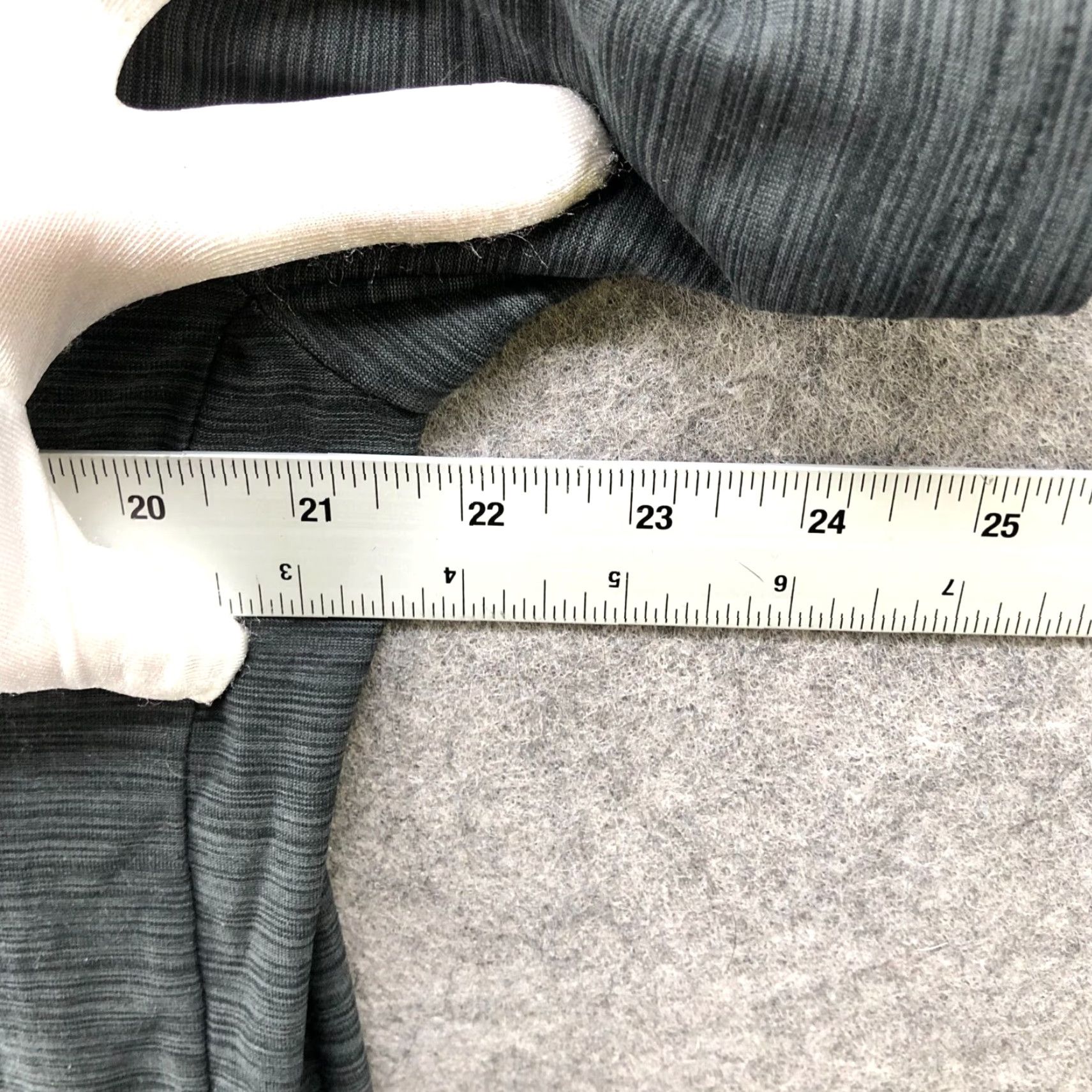 Nike Nike Dri-Fit T Shirt Mens L Short Sleeve Crewneck Dark Gray Heather Active Nike Dri-Fit Shirt Mens L Short Sleeve Crewneck Dark Gray Heather Active Size US L / EU 52-54 / 3 - 7 Thumbnail
