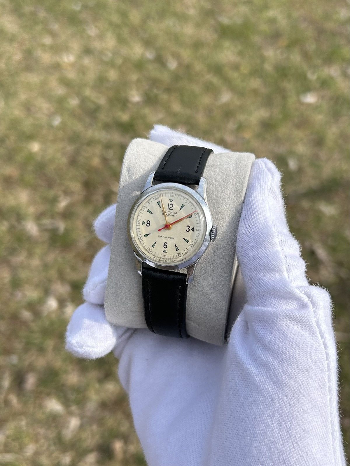 Vintage Vintage Watch Moskva USSR Soviet Mechanical Authentic 1950s Size ONE SIZE - 3 Thumbnail