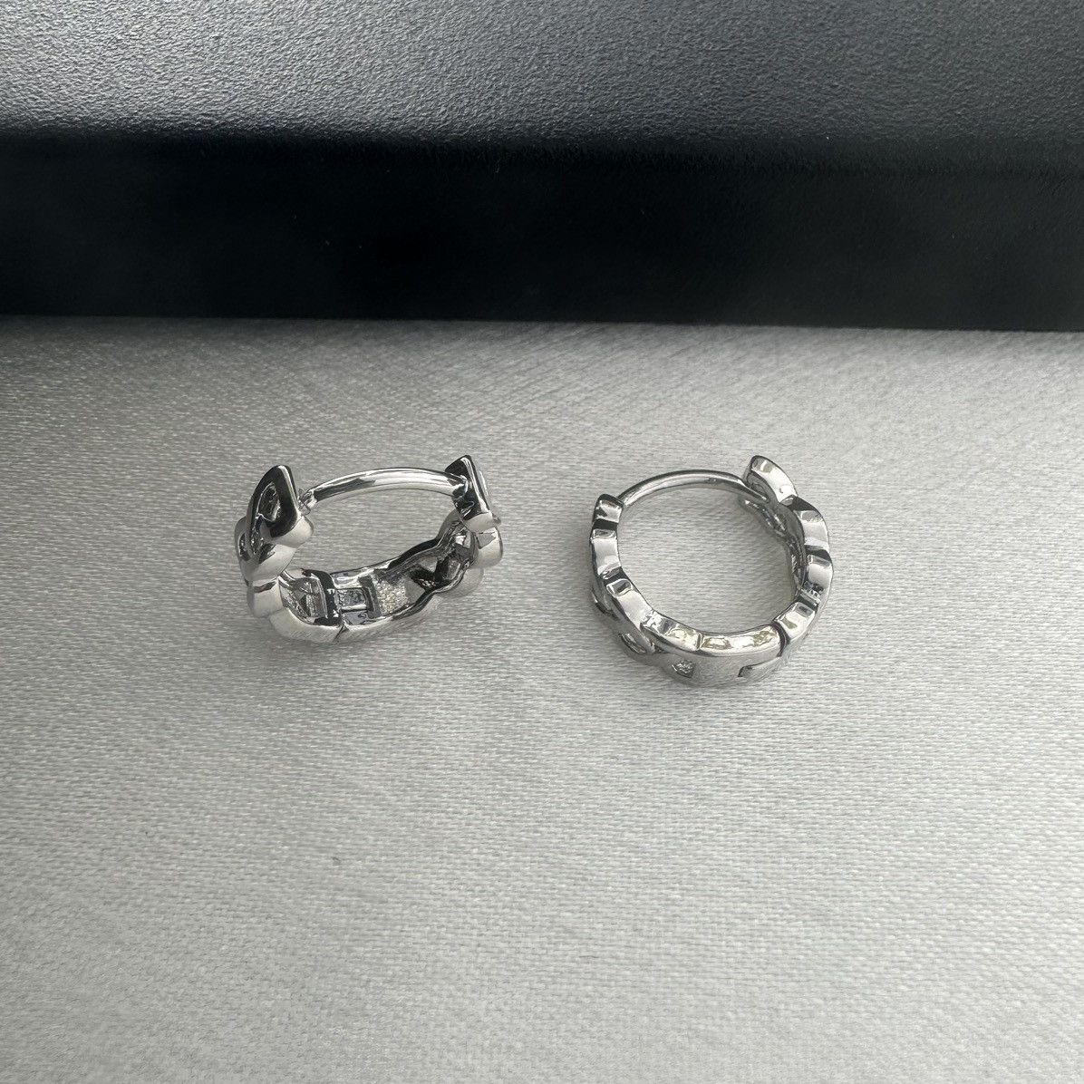 Other Small Silver Hoop Earrings for Men Women Unisex Style Size ONE SIZE - 3 Thumbnail