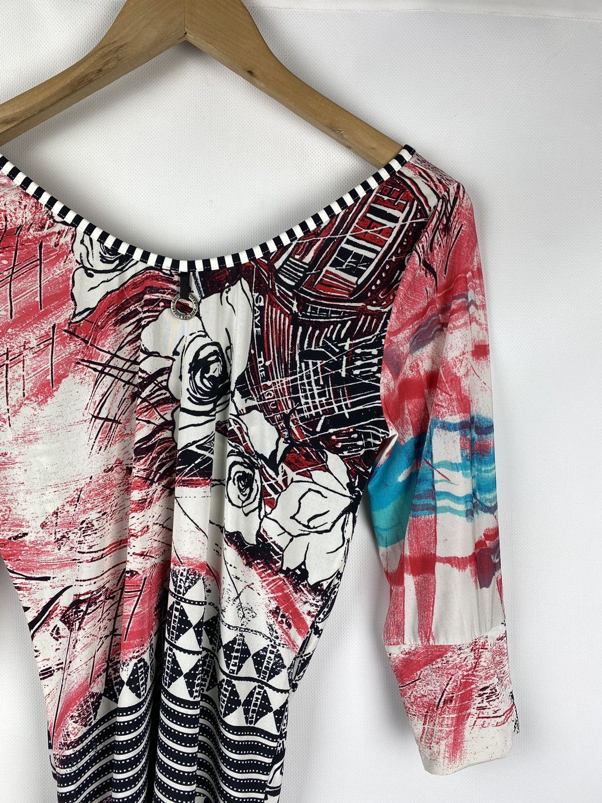 Other Save The Queen ladies overprinted tunic blouse Size XL / US 12-14 / IT 48-50 - 16 Thumbnail
