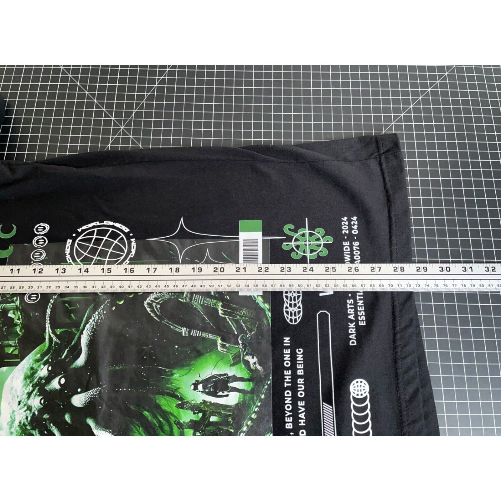 Vintage Dark Arts Octopus Dimensions Vintage T-Shirt Men Large Graphic Print Black Cotton Streetwear Size US L / EU 52-54 / 3 - 6 Thumbnail