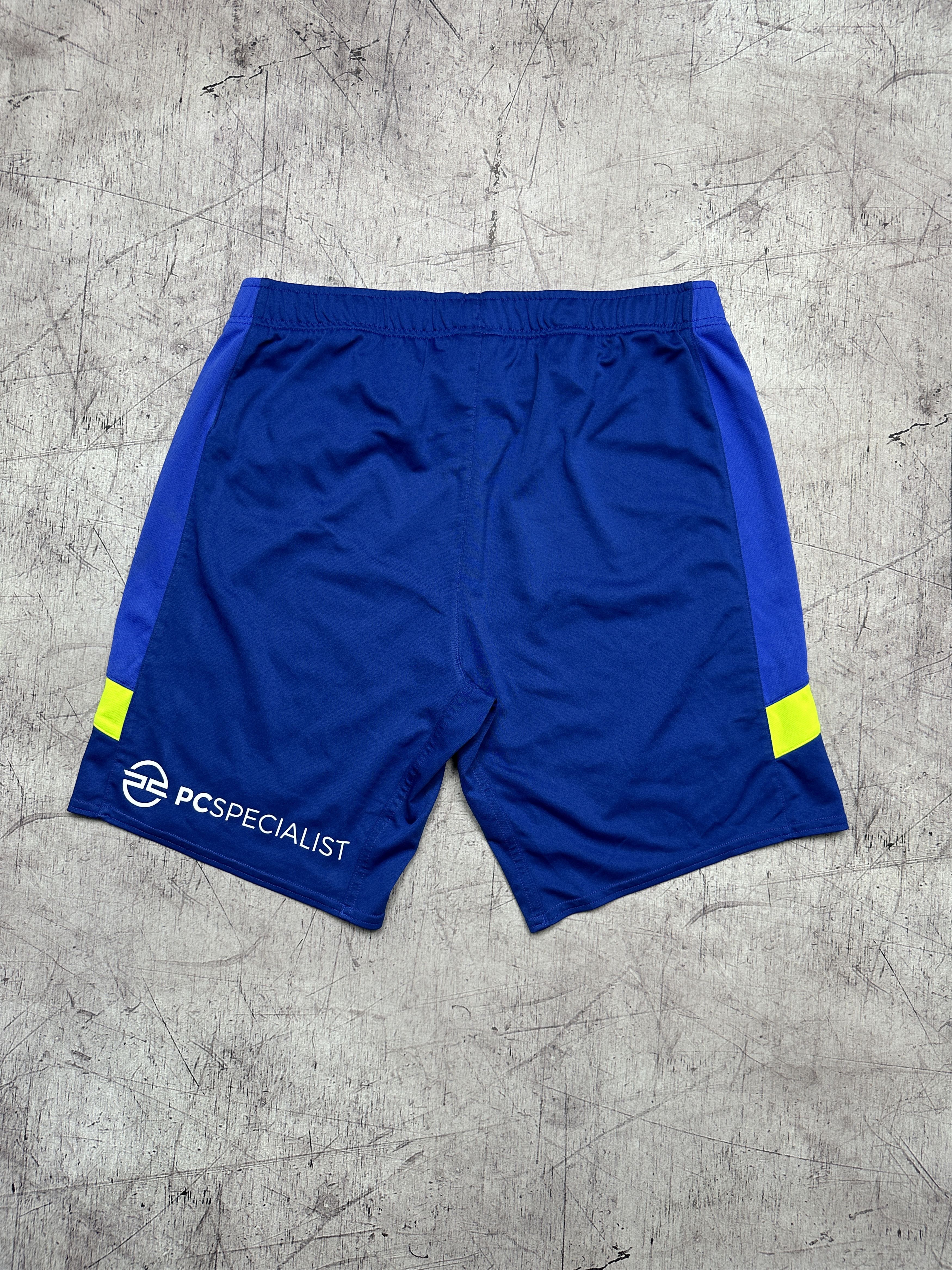 Umbro Huddersfield Town Umbro Soccer Football Shorts Size US 34 / EU 50 - 7 Thumbnail