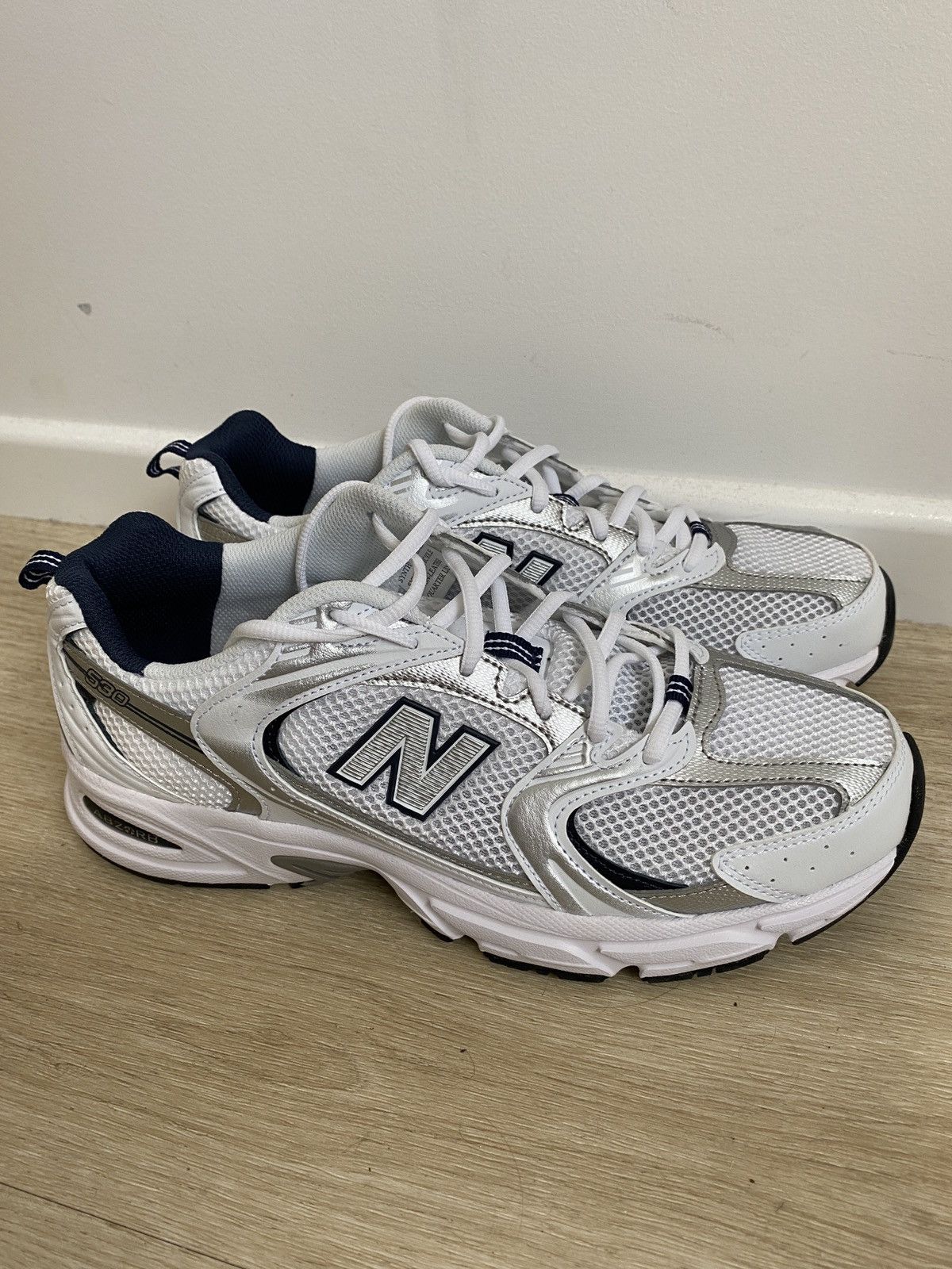 New Balance New Balance 530 White with Natural Indigo Size US 9.5 / EU 42-43 - 1 Thumbnail