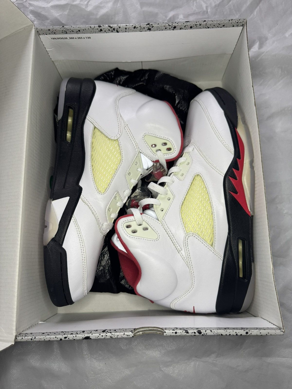 Jordan Brand × Nike Air Jordan 5 “Fire Red” 2020 Size US 10.5 / EU 43-44 - 2 Thumbnail