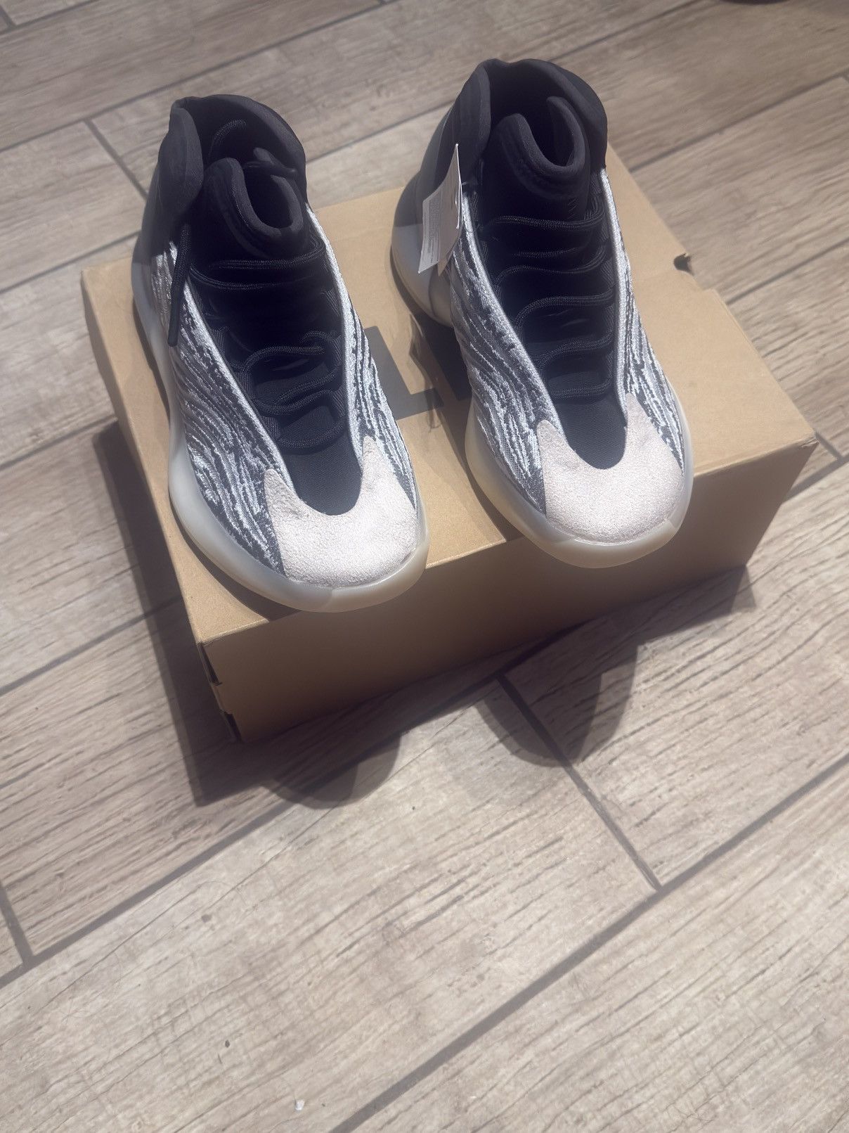 Adidas × Kanye West Adidas Yeezy QNTM Size US 7 / EU 40 - 4 Thumbnail