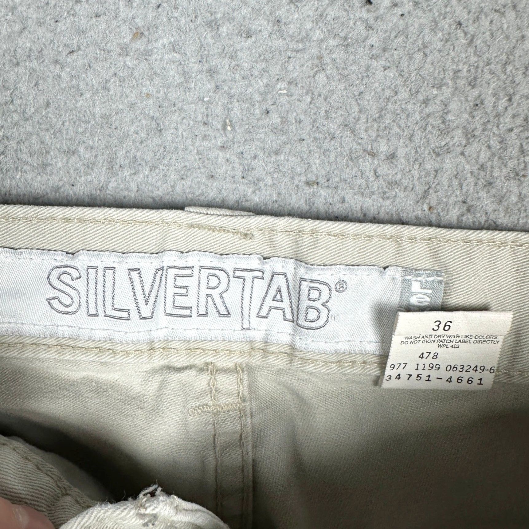 Levi's Levis SilverTab Cargo Shorts Mens 36 Beige Cotton 9.5in Inseam 6-Pocket Outdoor Casual Workwear Size US 36 / EU 52 - 4 Thumbnail