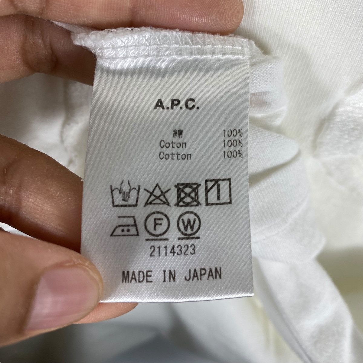 A.P.C. A.P.C. White On White Embroidery Logo Tee Shirt Extra Small Size XS / US 0-2 / IT 36-38 - 6 Thumbnail