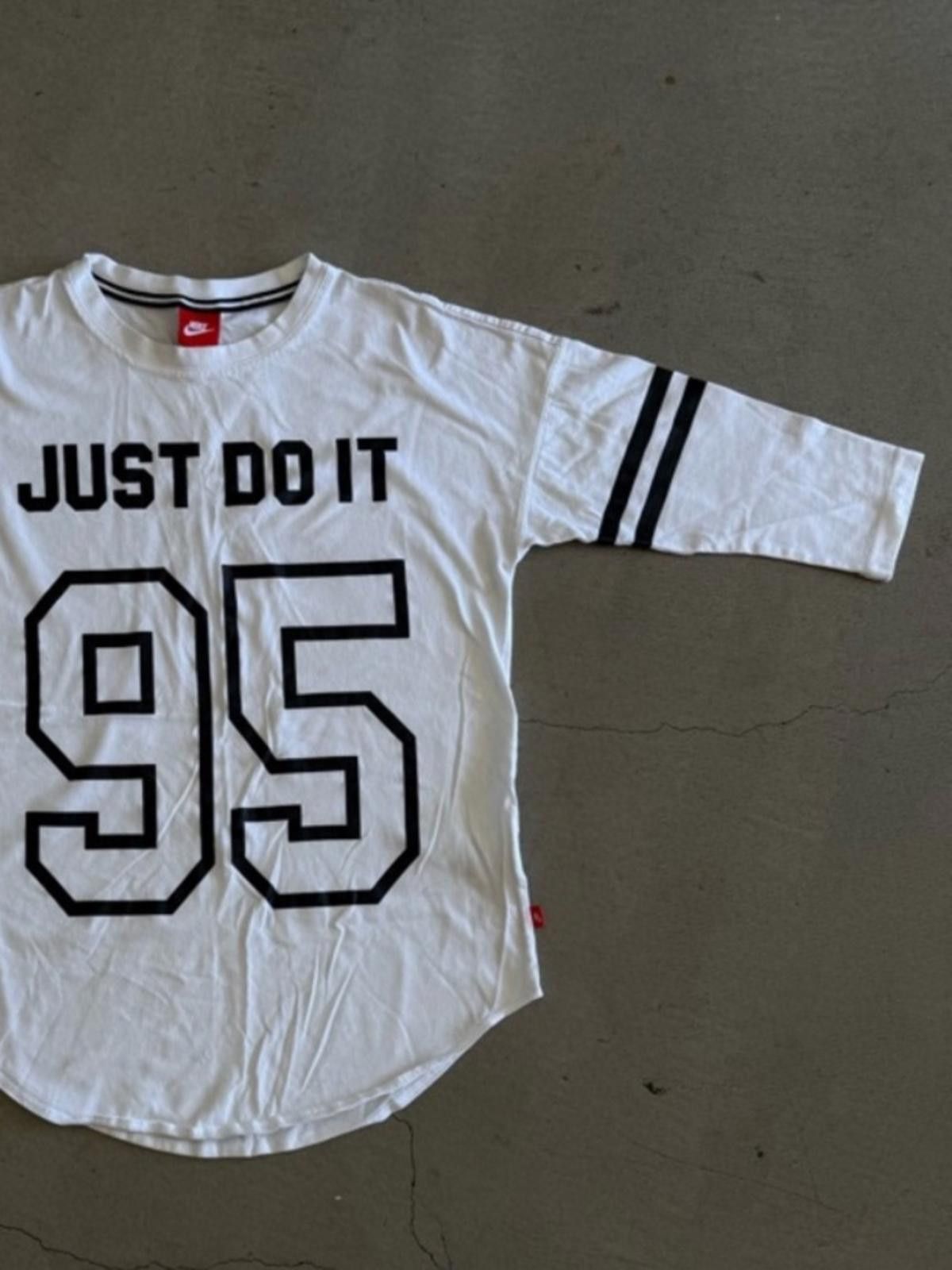 Nike Nike / Just Do It Jersey Top / White Size M / US 6-8 / IT 42-44 - 1 Thumbnail