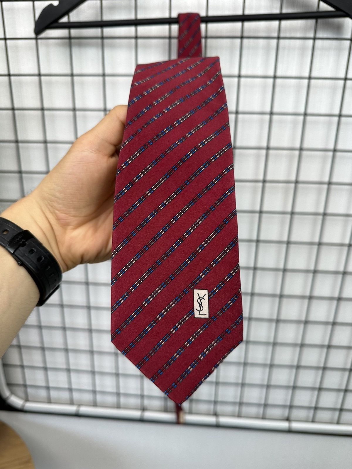 Vintage × Yves Saint Laurent Vintage Yves Saint Laurent tie 100% silk YSL Men OS Red Size ONE SIZE - 1 Thumbnail