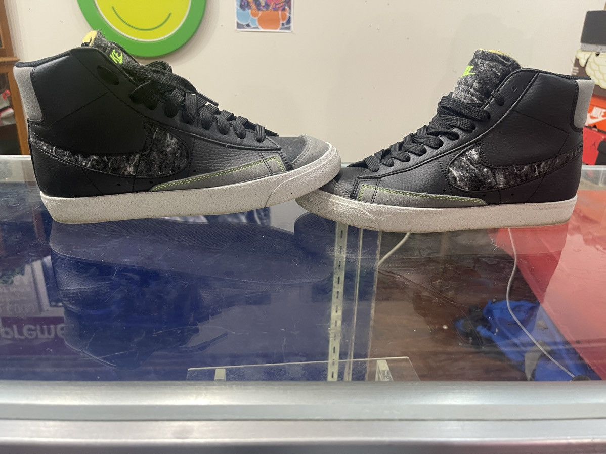 Nike Nike Blazer Mid ‘77 Vintage Black Light Bone Size US 8 / EU 41 - 1 Thumbnail