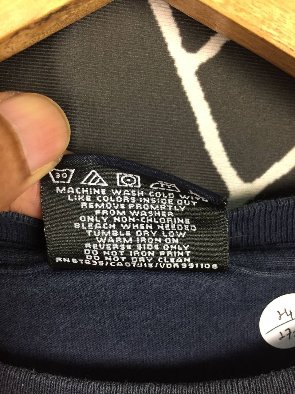 Nautica Vtg Nautica Sailing Flag Big Logo Spell Out Tee Size US L / EU 52-54 / 3 - 15 Thumbnail