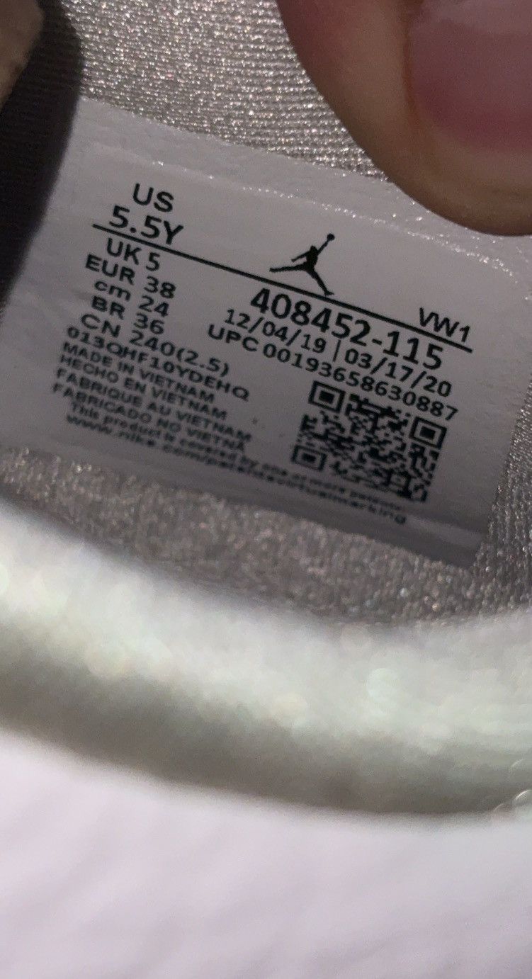 Jordan Brand AIR JORDAN METALLIC 4 RETRO (GS) Size US 5.5 / EU 38 - 6 Thumbnail