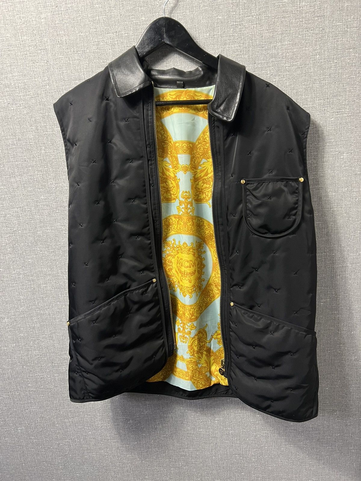MCM Rare MCM Women’s Vest With Leather Collar Jacket Size M / US 6-8 / IT 42-44 - 10 Thumbnail