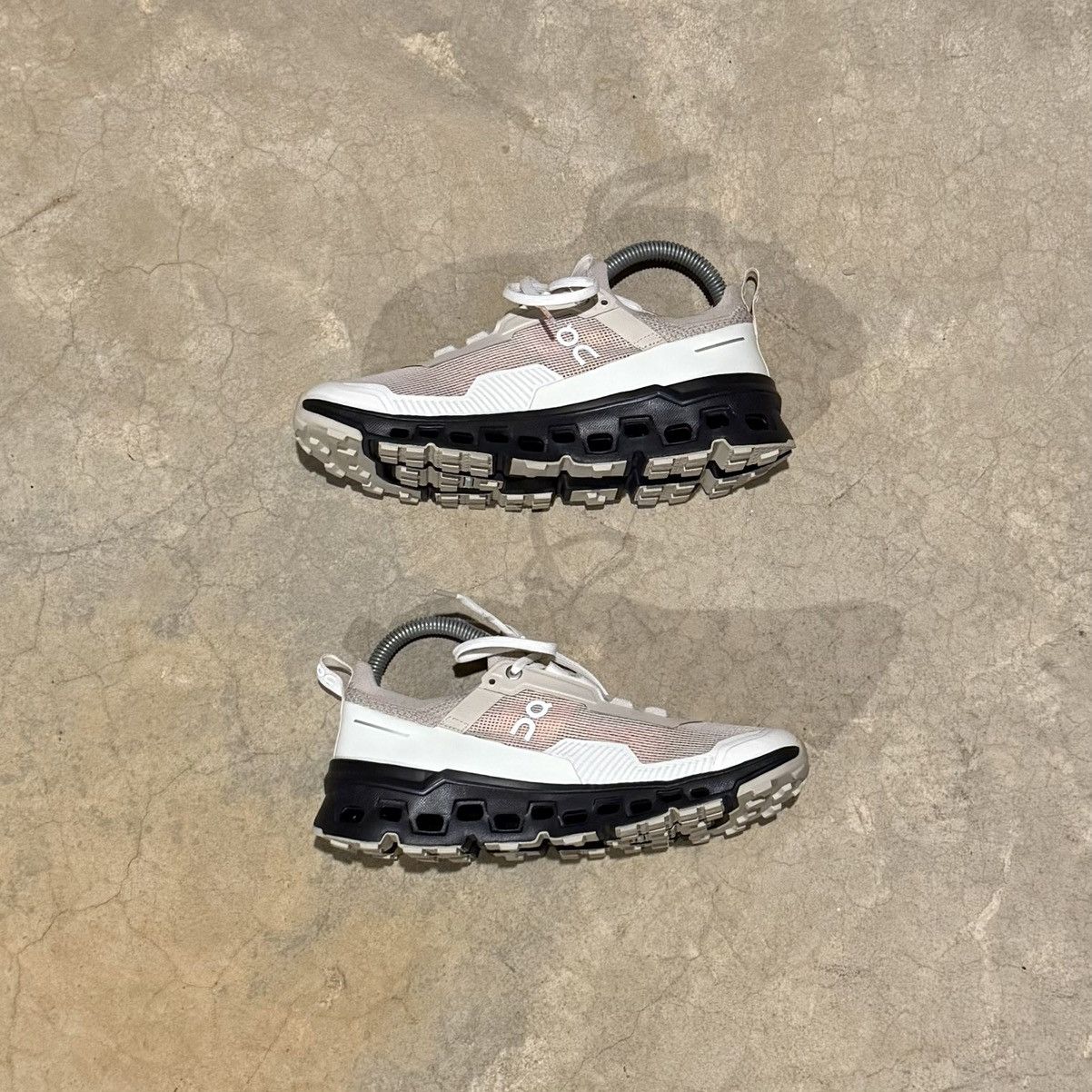 On On Running Cloudultra 2 Sand/Black US 7 Size US 7 / EU 40 - 4 Thumbnail