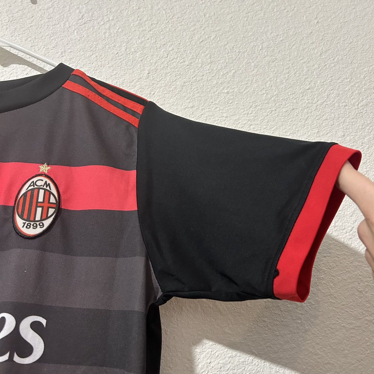 Other AC Milan 2017-18 Soccer Jersey Black/Red Men’s Medium Size US M / EU 48-50 / 2 - 5 Thumbnail
