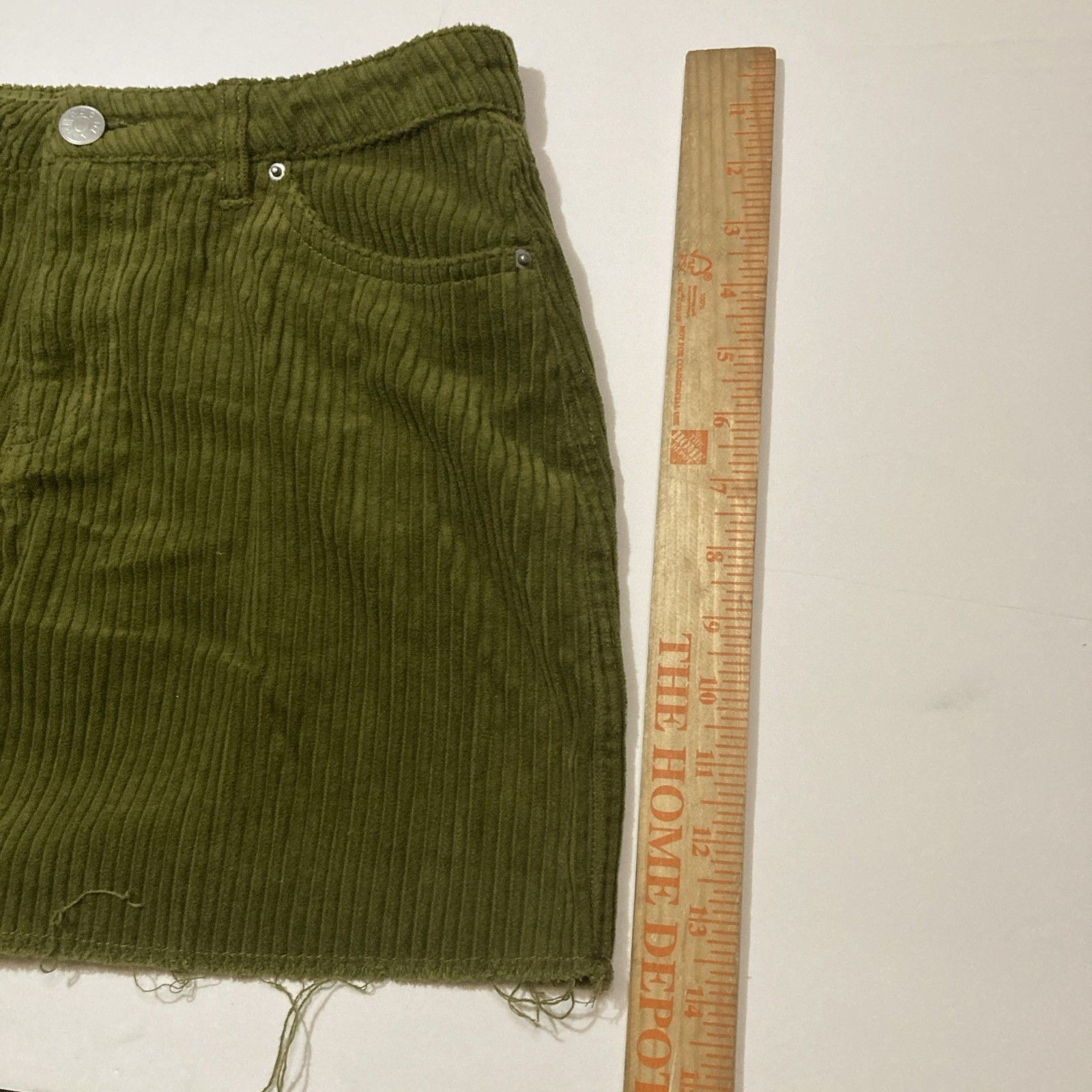 Bdg BDG Green Corduroy Mini Raw Hem Skirt Womens Medium Size 30" / US 8 / IT 44 - 6 Thumbnail