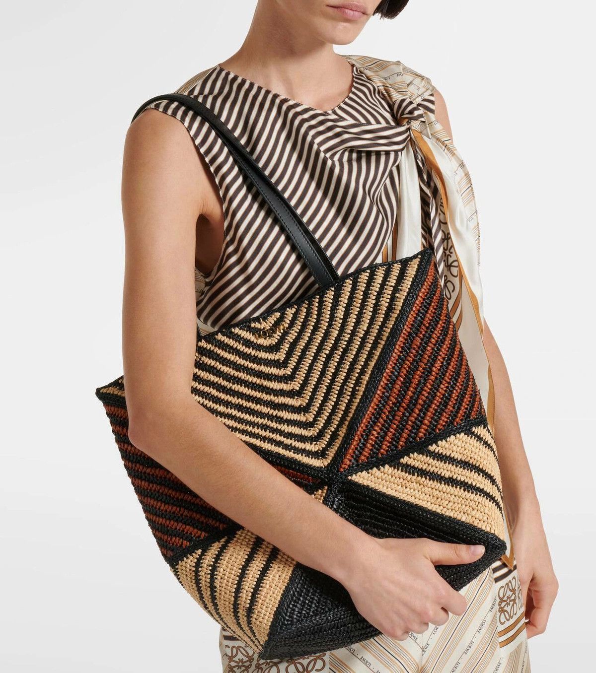 Loewe o1in1g0726 Size: OS/Ibiza Puzzle Fold Medium Raffia Tote Bag Size ONE SIZE - 7 Thumbnail