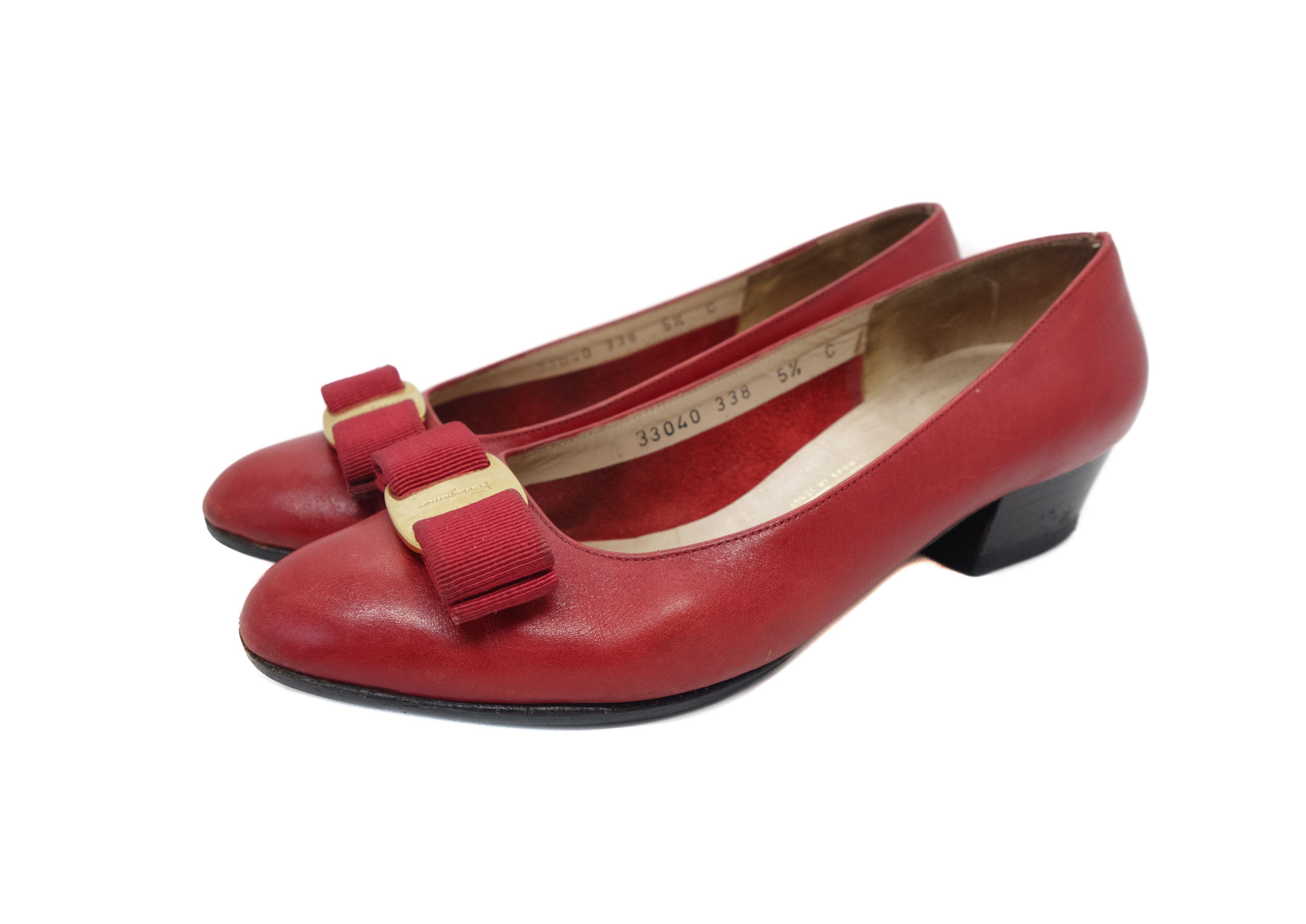 Salvatore Ferragamo 90s Vara Leather Bow Pumps Low Block Heel Vintage Size US 5.5 / IT 35.5 - 1 Thumbnail