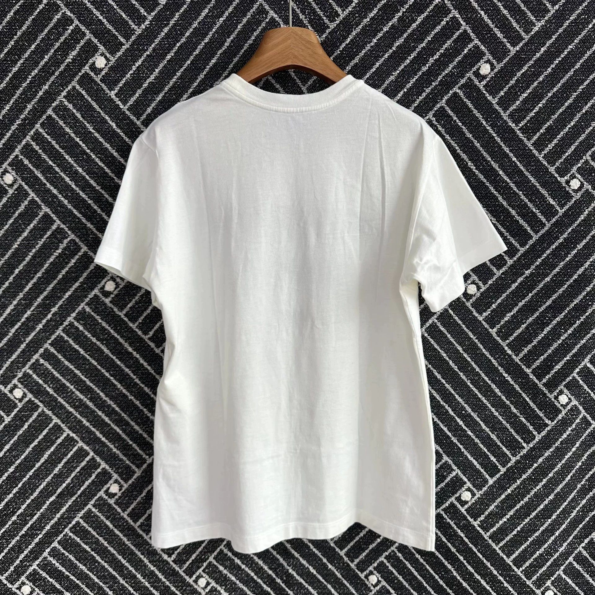 Louis Vuitton LOUIS VUITTON women's white XL chain-embellished printed Size XL / US 12-14 / IT 48-50 - 2 Thumbnail