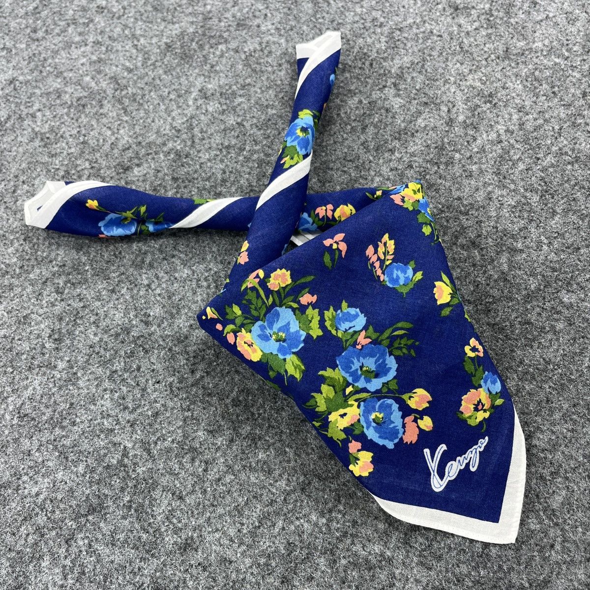 Kenzo × Vintage Kenzo Handkerchief / Bandana / Neckerchief B553 Size ONE SIZE - 7 Thumbnail
