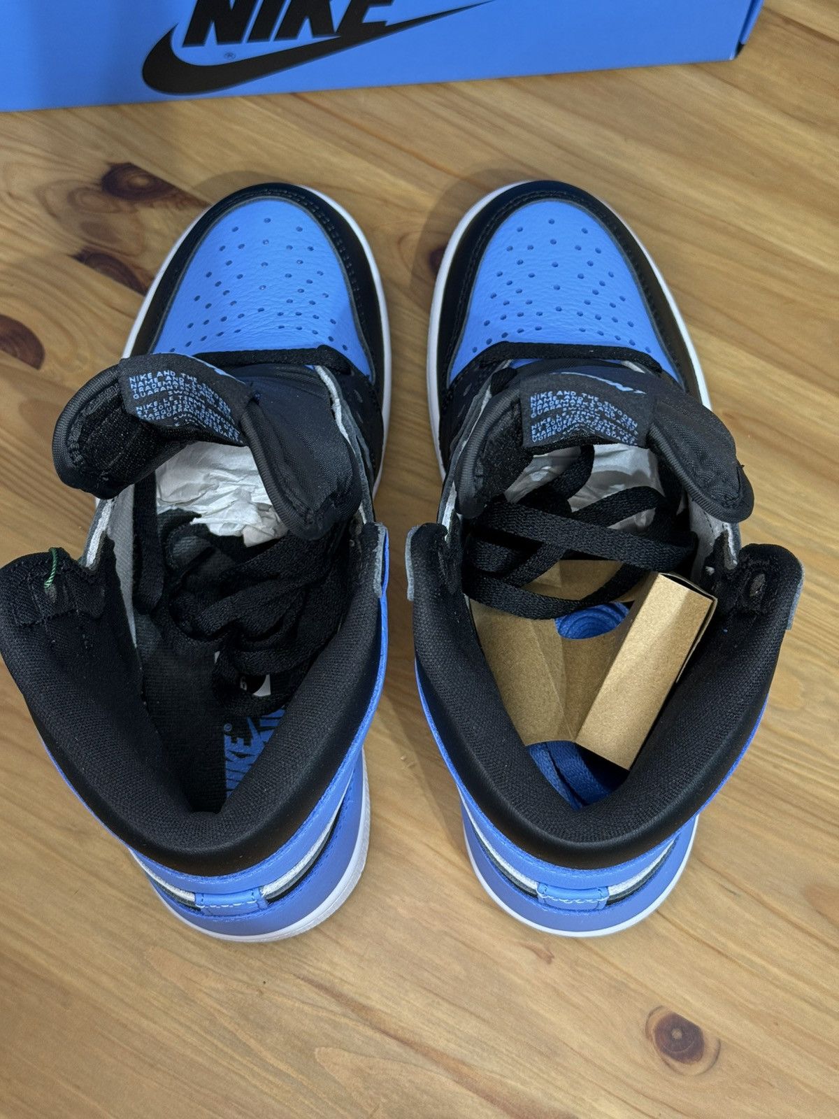 Jordan Brand × Nike Nike Air Jordan 1 Retro High OG UNC Toe size 6 Men/8 Woman Size US 6 / EU 39 - 8 Thumbnail