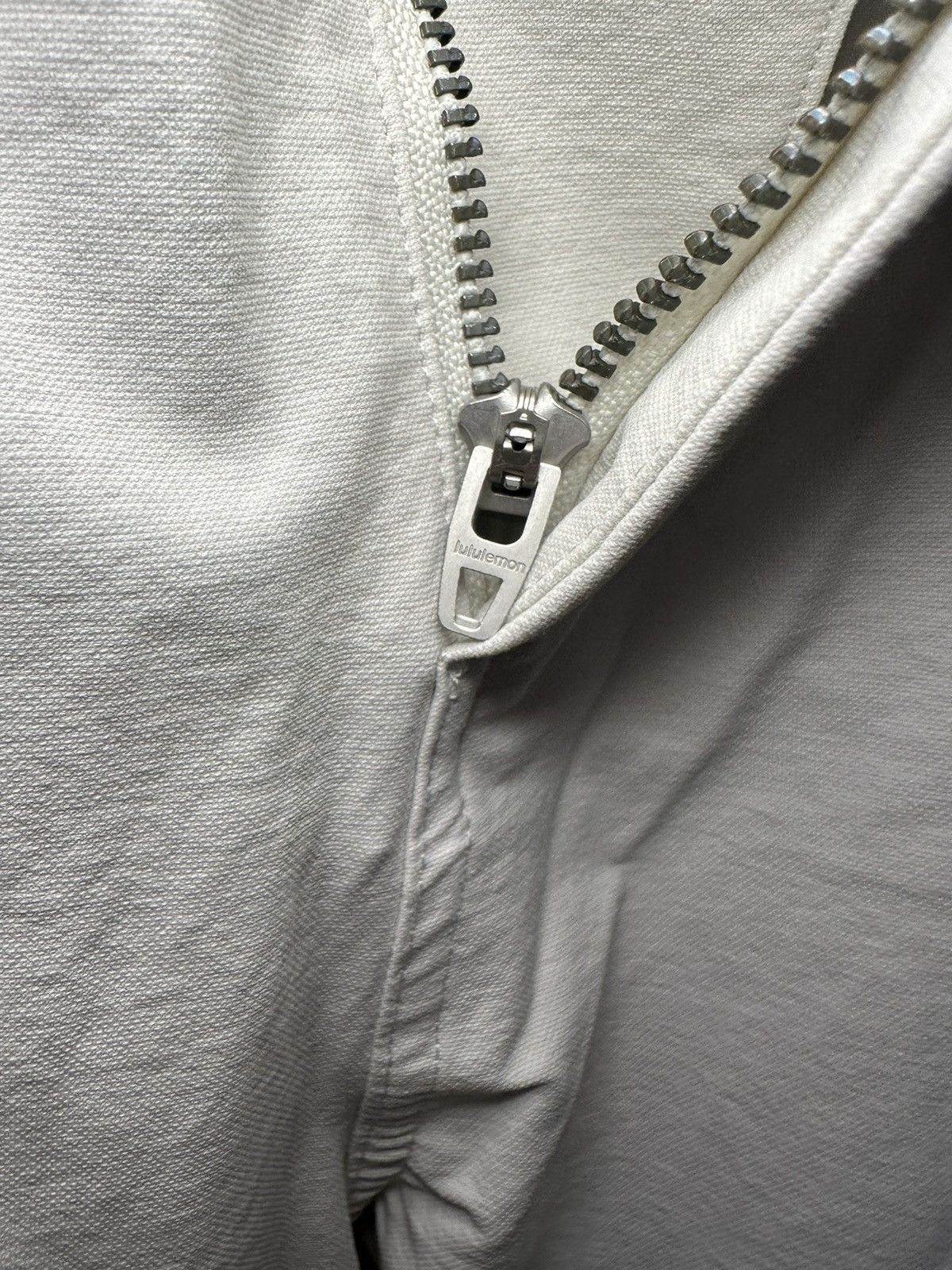 Lululemon Lululemon VersaTwill Relaxed-Fit Cargo Pant Size US 34 / EU 50 - 5 Thumbnail