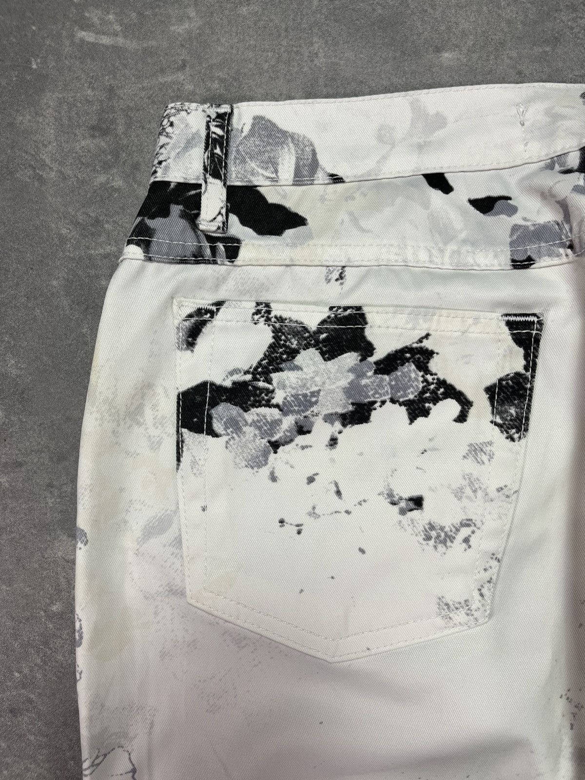 Just Cavalli 00s Just Cavalli Floral Print Flared Denim Jeans 32 Faded Size US 32 / EU 48 - 14 Thumbnail