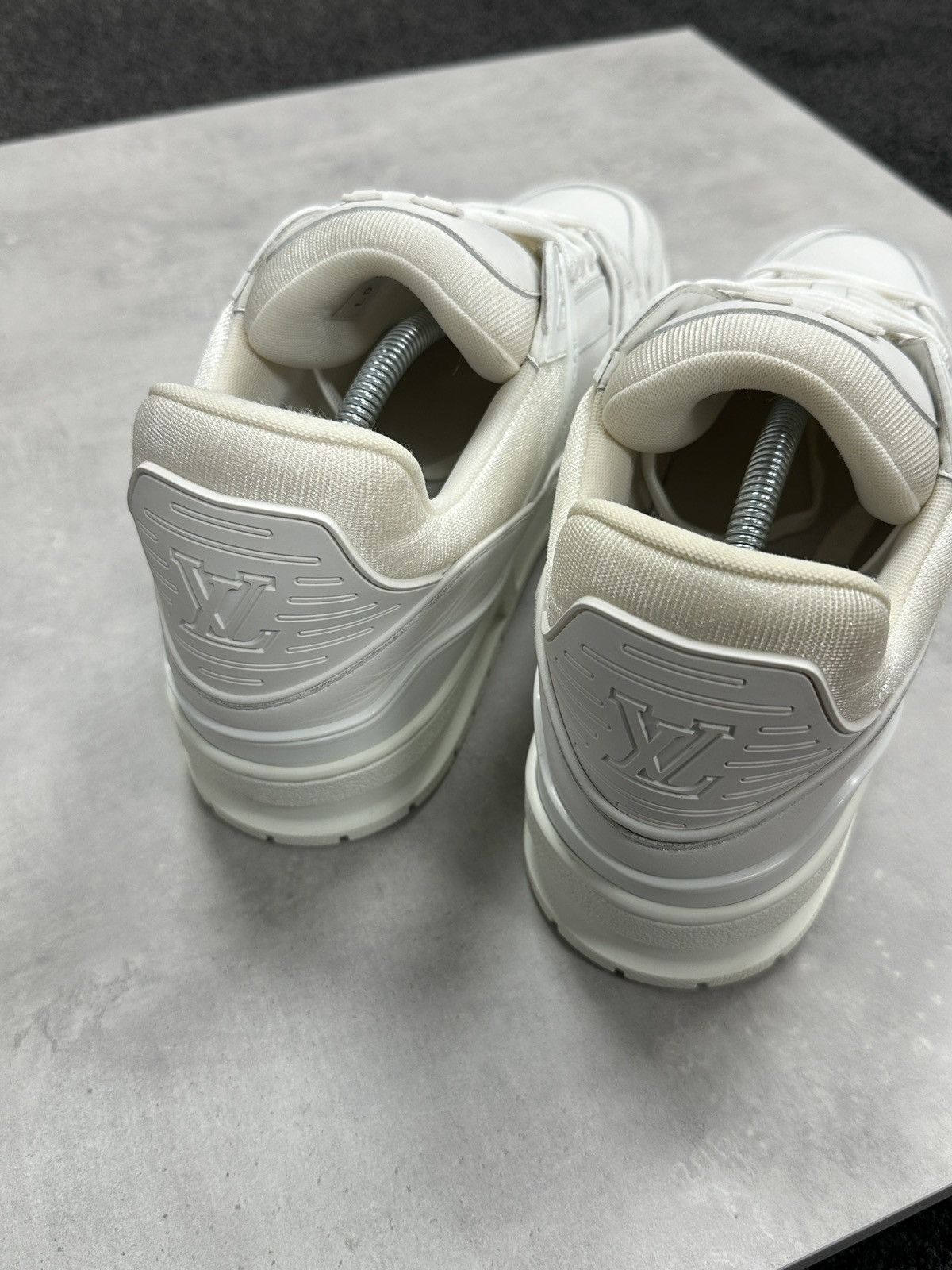 Louis Vuitton Louis Vuitton LV Leather Trainer White LV11 Size US 12 / EU 45 - 8 Thumbnail
