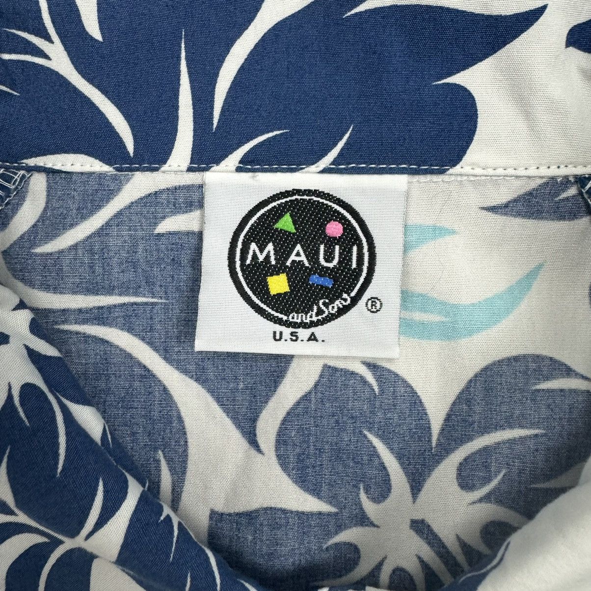 Maui and Sons Rare Vintage Maui and Sons Black Shark Print Hawaiian Shirt Size US XL / EU 56 / 4 - 9 Thumbnail