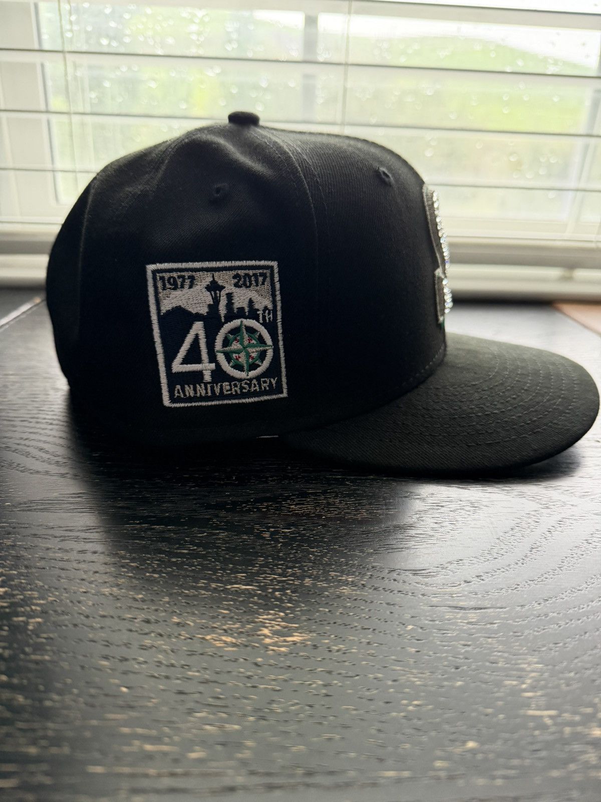 New Era Seattle Mariners 40th anniversary Fitted w/crystals 7-1/4 Size ONE SIZE - 4 Thumbnail