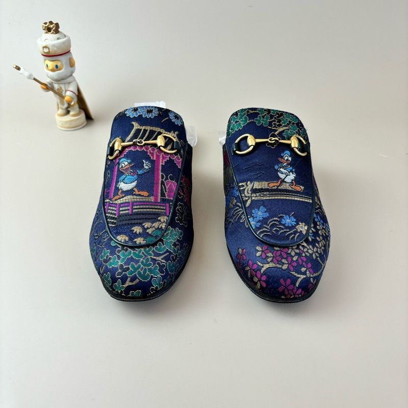 Gucci Gucci Floral Print Mules with Gold Accents Size US 7.5 / EU 40-41 - 2 Thumbnail