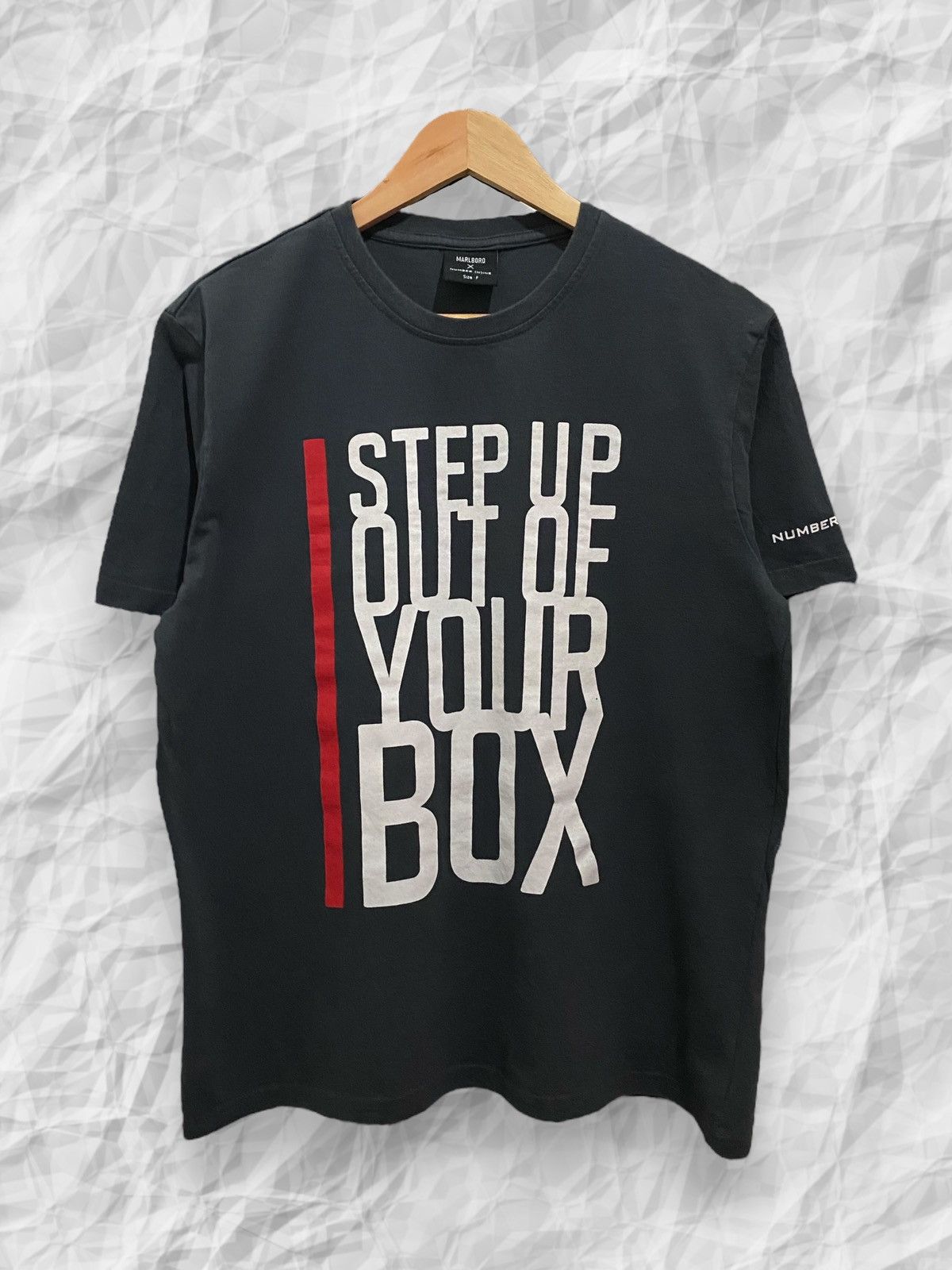 Marlboro × Number (N)ine Number Nine x Marlboro Step Up Out Of Your Box Tshirt Size US M / EU 48-50 / 2 - 1 Thumbnail