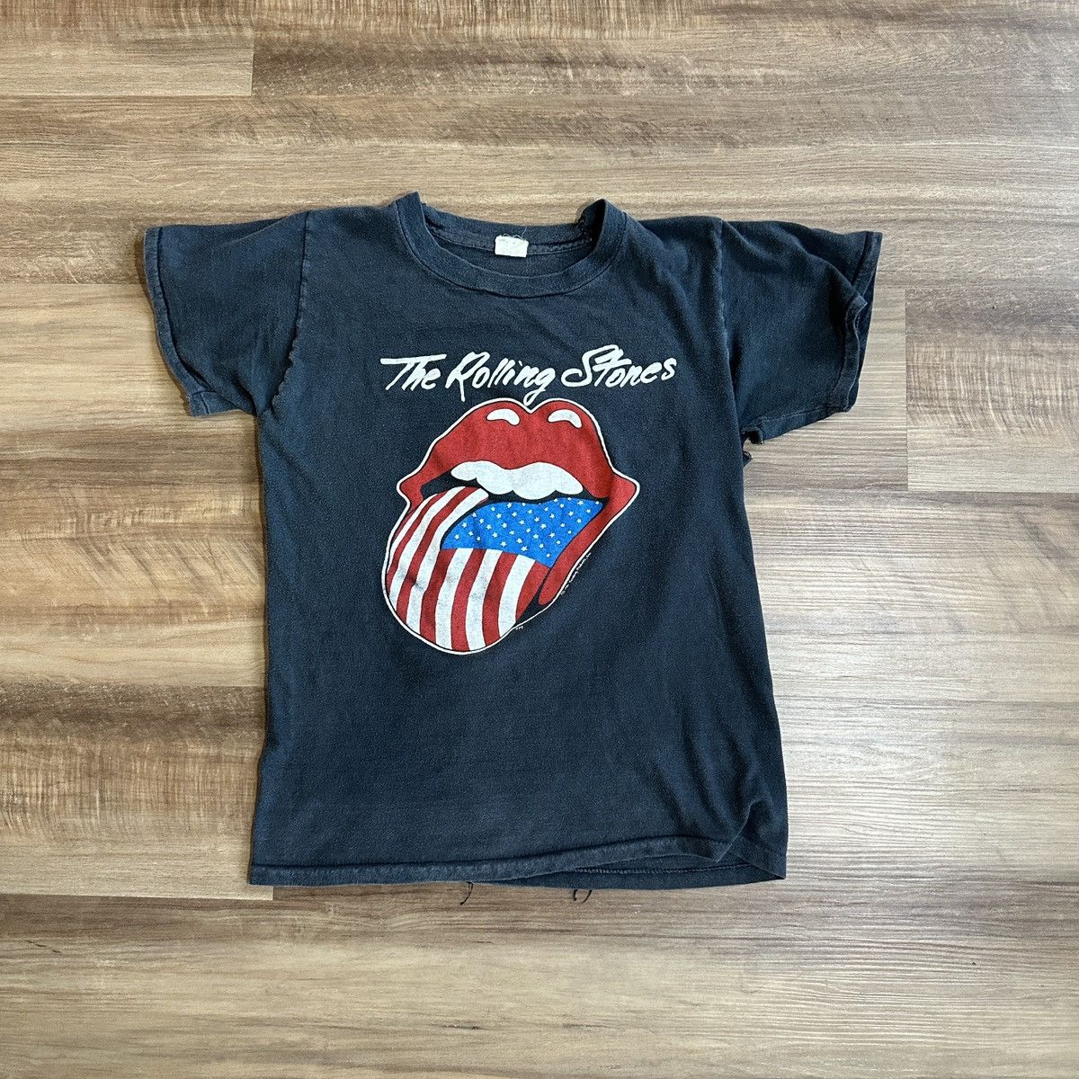 Vintage The Rolling Stones 1988 North American Tour Band T-Shirt Size S / US 4 / IT 40 - 1 Thumbnail
