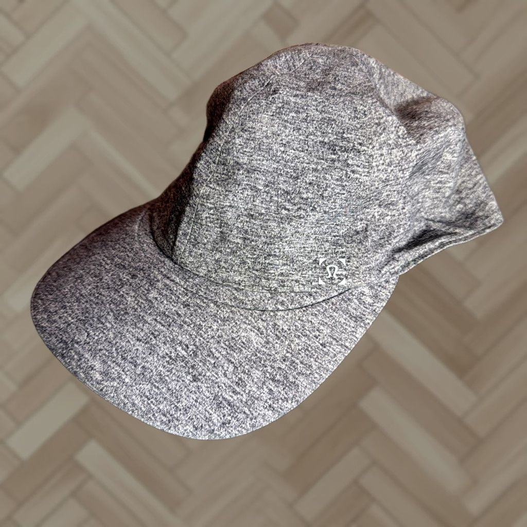 Lululemon Lululemon Lightweight One Size Unisex Gray Running Hat Baseball Cap Unisex Adults One Size Gray Lightweight Hat Size ONE SIZE - 1 Thumbnail