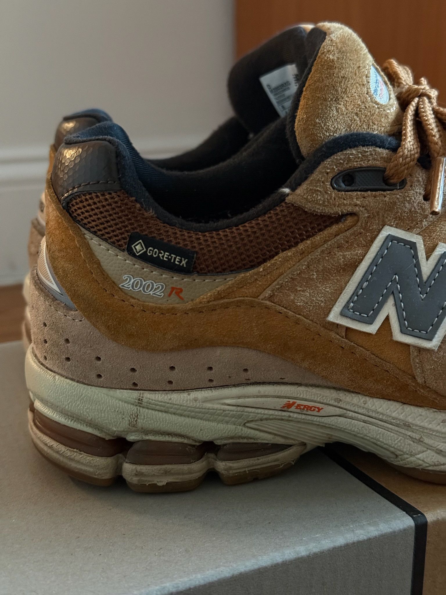 New Balance 2002R Sneakers Size US 5 / IT 35 - 2 Thumbnail