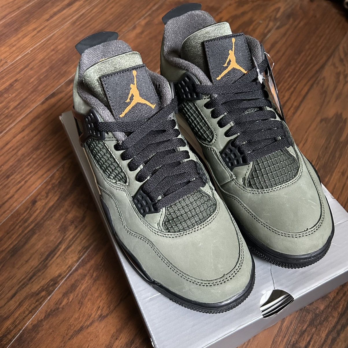 Jordan Brand × Undefeated Jordan 4 X Undefeated 6.5Y Size US 6.5 / EU 39-40 - 7 Thumbnail