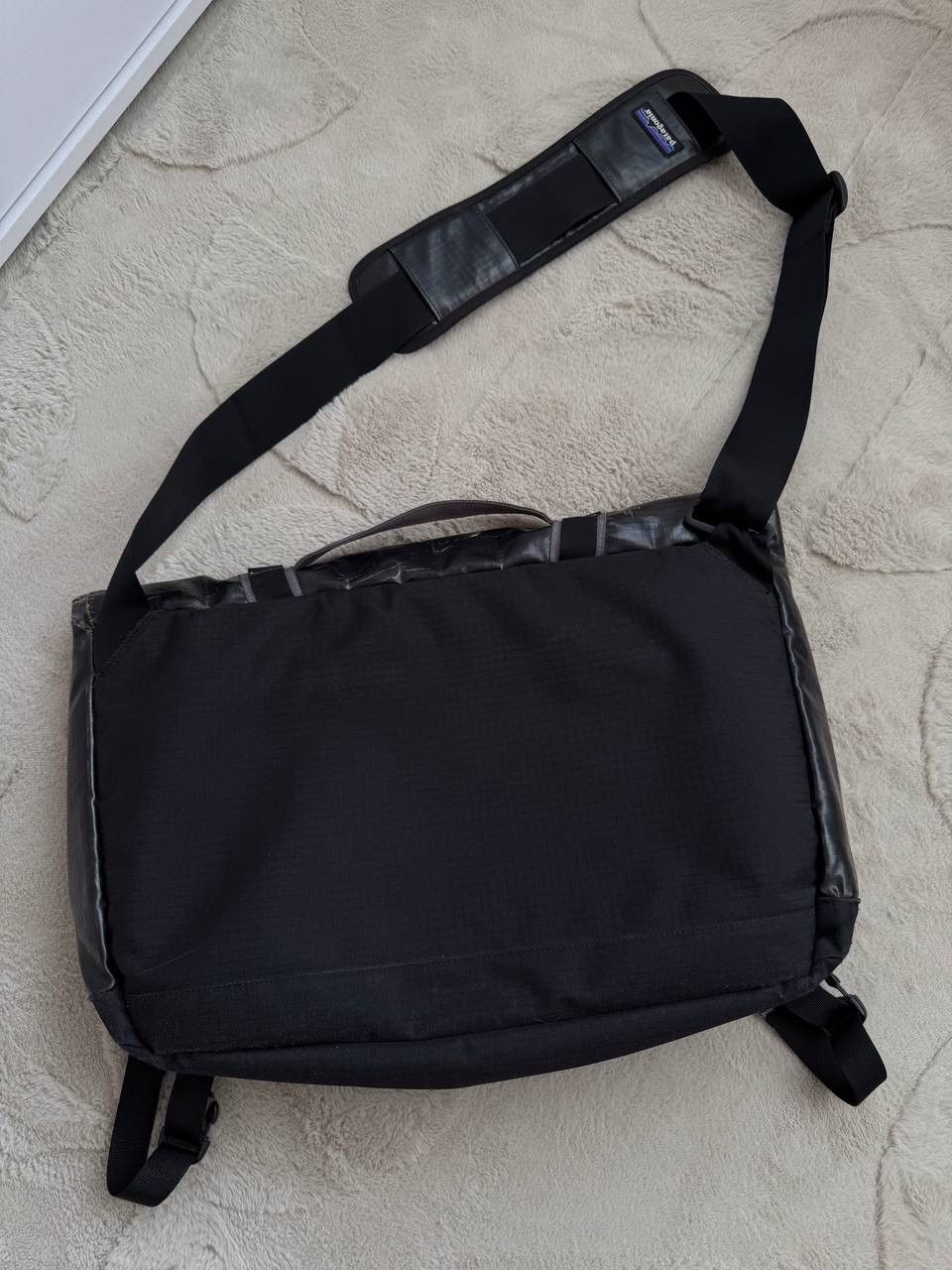 Patagonia Vintage Patagonia Black Hole Messenger Bag RaRE Y2K Size ONE SIZE - 12 Thumbnail