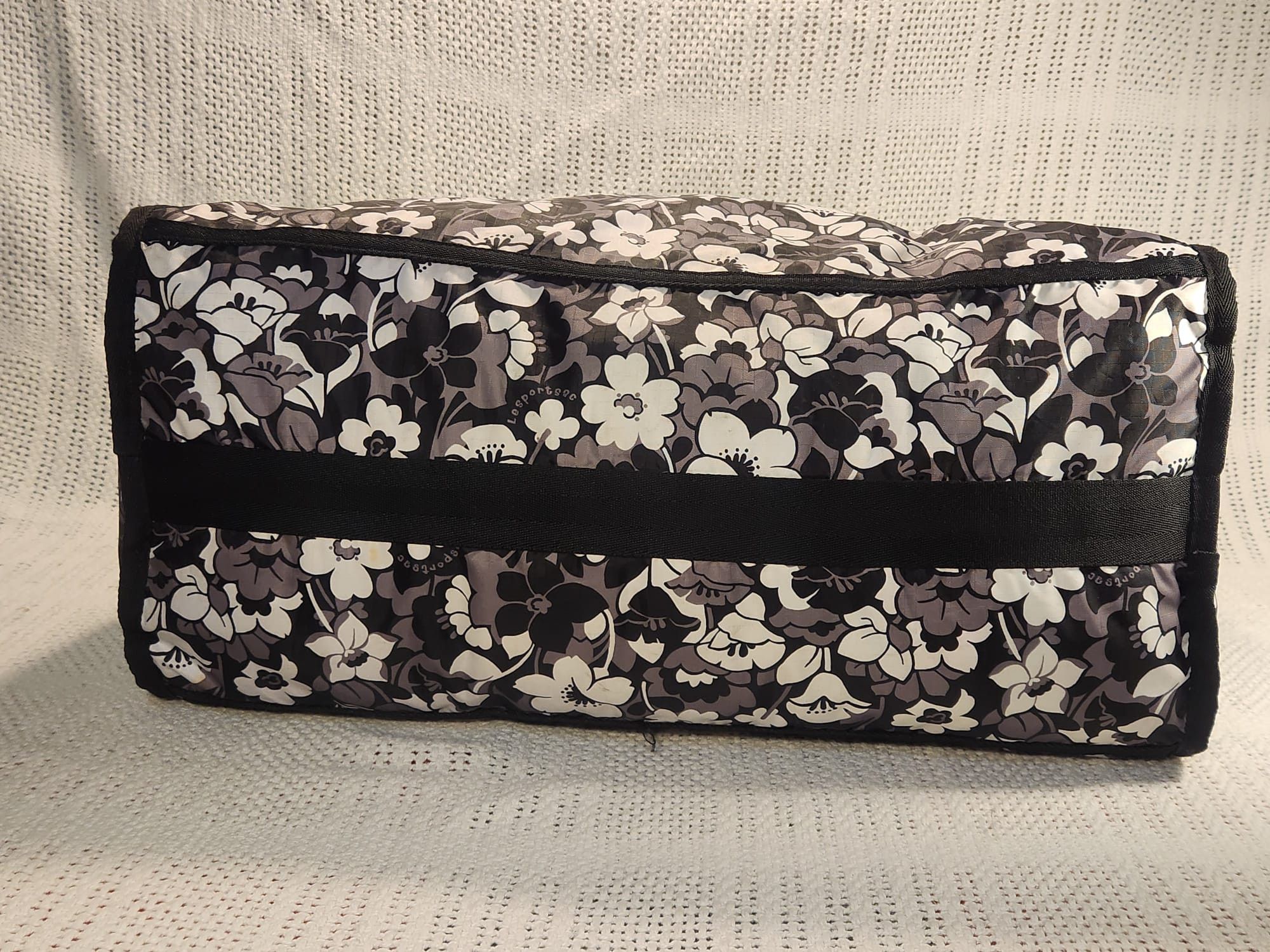 LeSportsac GYM CARRY ON DUFFLE FLORAL Size ONE SIZE - 2 Thumbnail