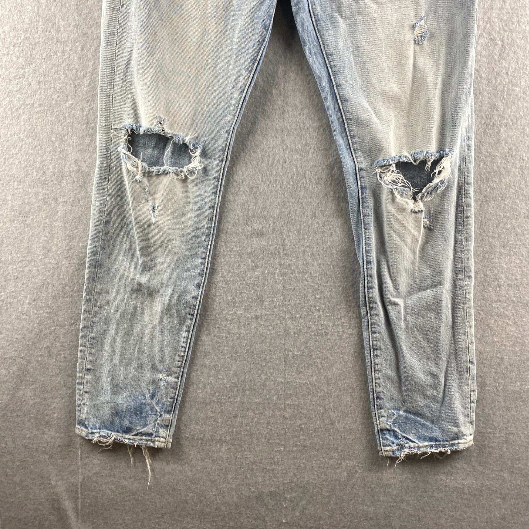 American Eagle Outfitters American Eagle Jeans Mens 28 X 30 Blue Light Wash Distressed Relaxed Straight Size US 28 / EU 44 - 3 Thumbnail