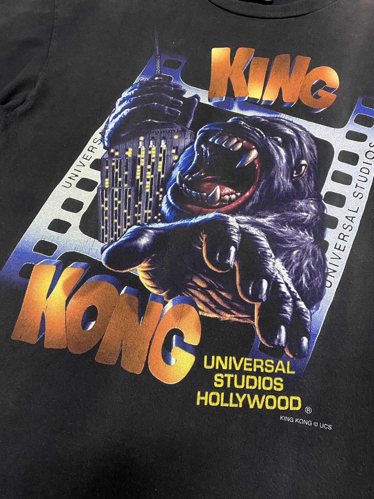 Vintage Vintage 90s Thrash Sunfaded Movie King Kong Size US M / EU 48-50 / 2 - 4 Thumbnail
